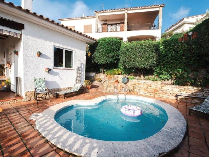 4 soveværelse Villa til salg i Sant Feliu de Guixols med garage - € 680.000 (Ref: 8758105)