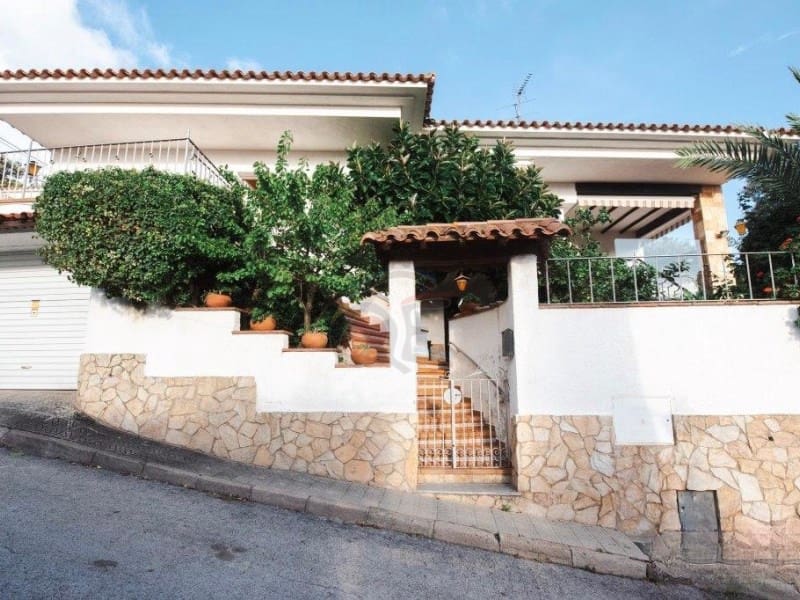 4 soveværelse Villa til salg i Sant Feliu de Guixols med garage - € 680.000 (Ref: 8758105)