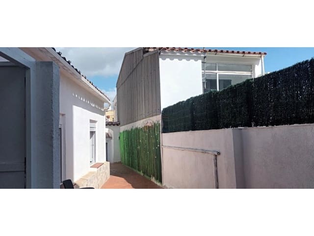 2 bedroom Townhouse for sale in Sant Feliu de Guíxols with garage - € 245,000 (Ref: 8855145)