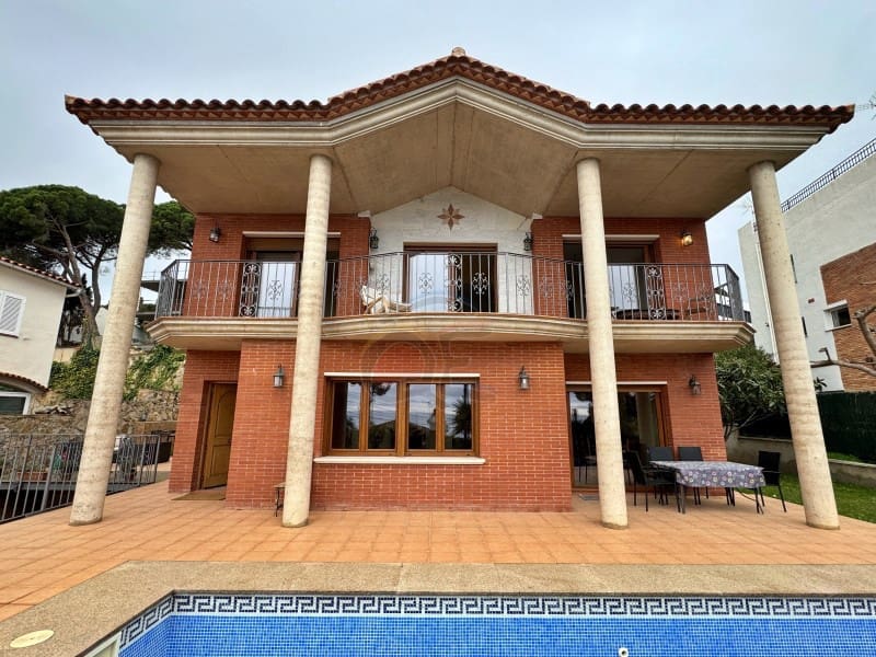 4 soveværelse Villa til salg i Platja d'Aro med swimmingpool garage - € 1.120.000 (Ref: 8865646)