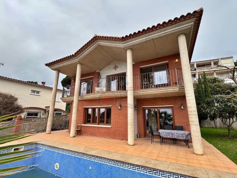 4 soveværelse Villa til salg i Platja d'Aro med swimmingpool garage - € 1.120.000 (Ref: 8865646)