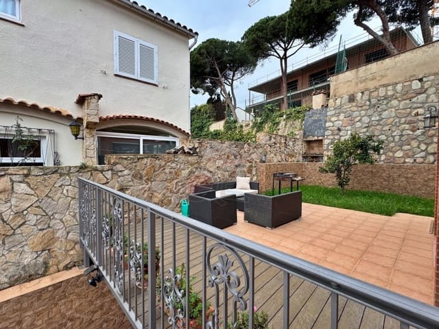 4 bedroom Villa for sale in Platja d'Aro, Castell-Platja d'Aro with pool garage - € 1,120,000 (Ref: 8865646)
