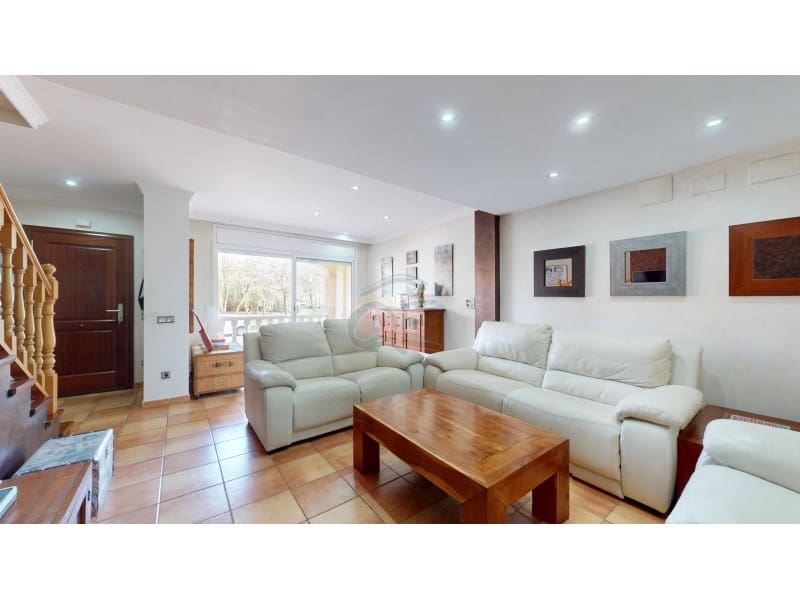 3 soverom Kjedet enebolig til salgs i Castell d'Aro med garasje - € 425 000 (Ref: 8879982)