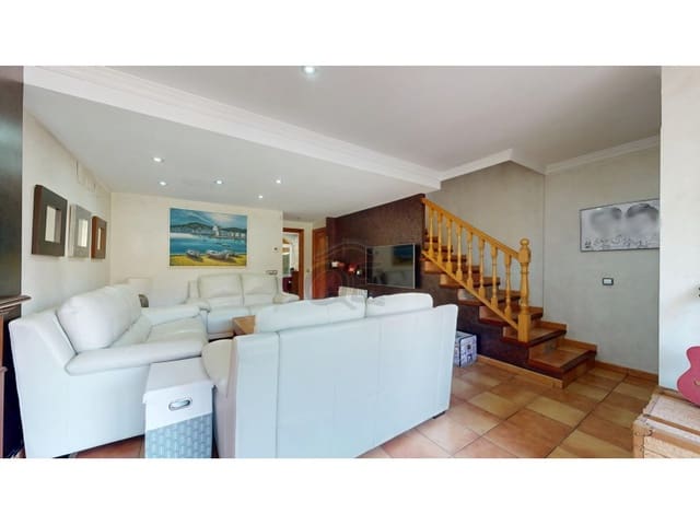 3 bedroom Semi-detached Villa for sale in Castell d'Aro, Castell-Platja d'Aro with garage - € 425,000 (Ref: 8879982)