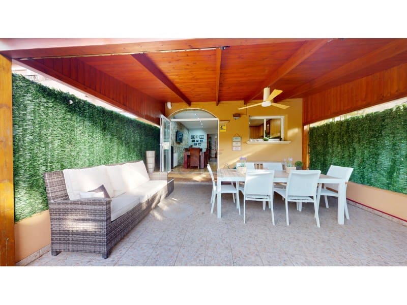 3 soverom Kjedet enebolig til salgs i Castell d'Aro med garasje - € 425 000 (Ref: 8879982)