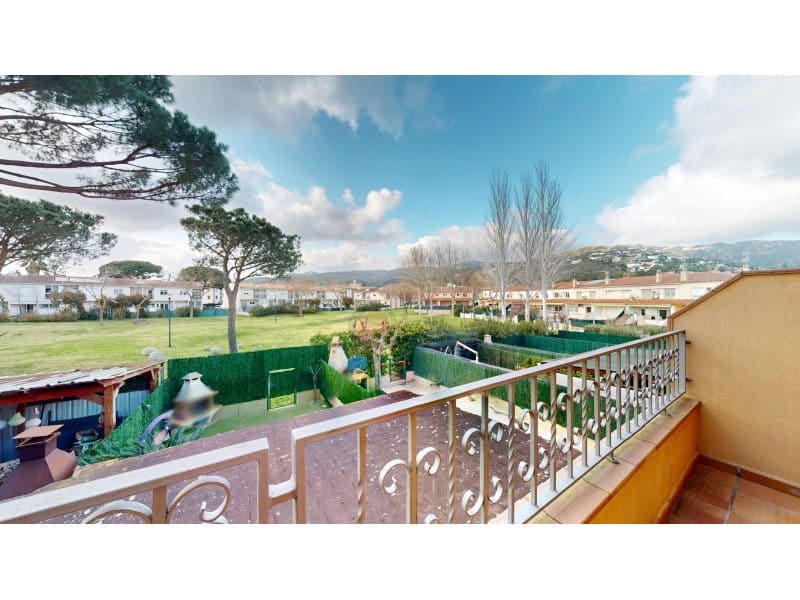 3 soverom Kjedet enebolig til salgs i Castell d'Aro med garasje - € 425 000 (Ref: 8879982)