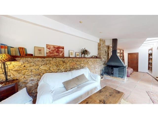 2 bedroom Finca/Country House for sale in Mont-ras - € 745,000 (Ref: 8884425)