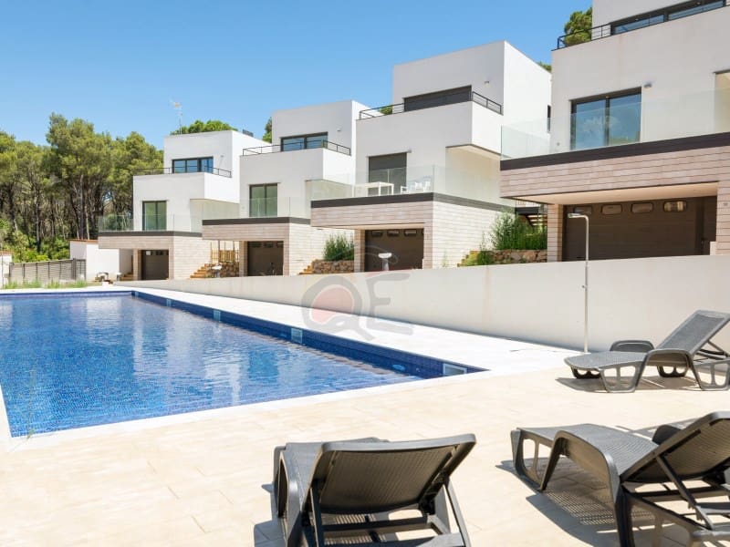 3 bedroom Villa for sale in Llafranc with pool garage - € 900,000 (Ref: 8886298)