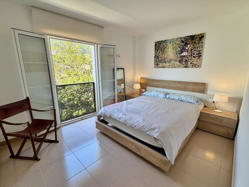 5 soveværelse Semi-Rækkehus til salg i Tamariu med garage - € 500.000 (Ref: 8894730)