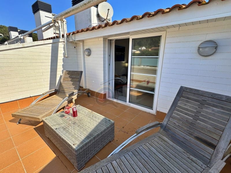 5 soveværelse Semi-Rækkehus til salg i Tamariu med garage - € 500.000 (Ref: 8894730)