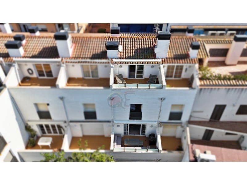 5 soveværelse Semi-Rækkehus til salg i Tamariu med garage - € 500.000 (Ref: 8894730)