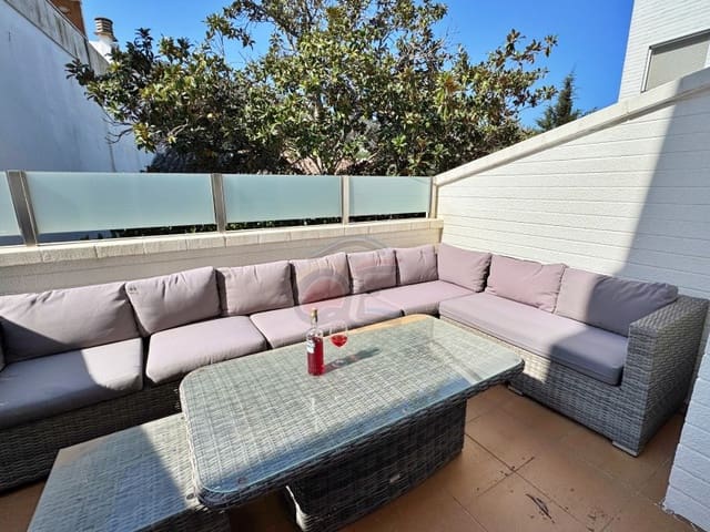 5 bedroom Semi-detached Villa for sale in Tamariu, Palafrugell with garage - € 500,000 (Ref: 8894730)