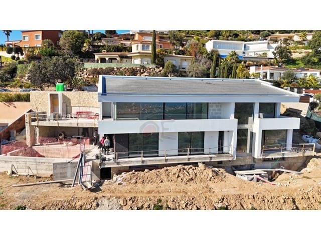 4 bedroom Villa for sale in Platja d'Aro, Castell-Platja d'Aro with pool garage - € 2,750,000 (Ref: 8908052)