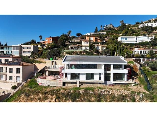 4 bedroom Villa for sale in Platja d'Aro, Castell-Platja d'Aro with pool garage - € 2,750,000 (Ref: 8908052)