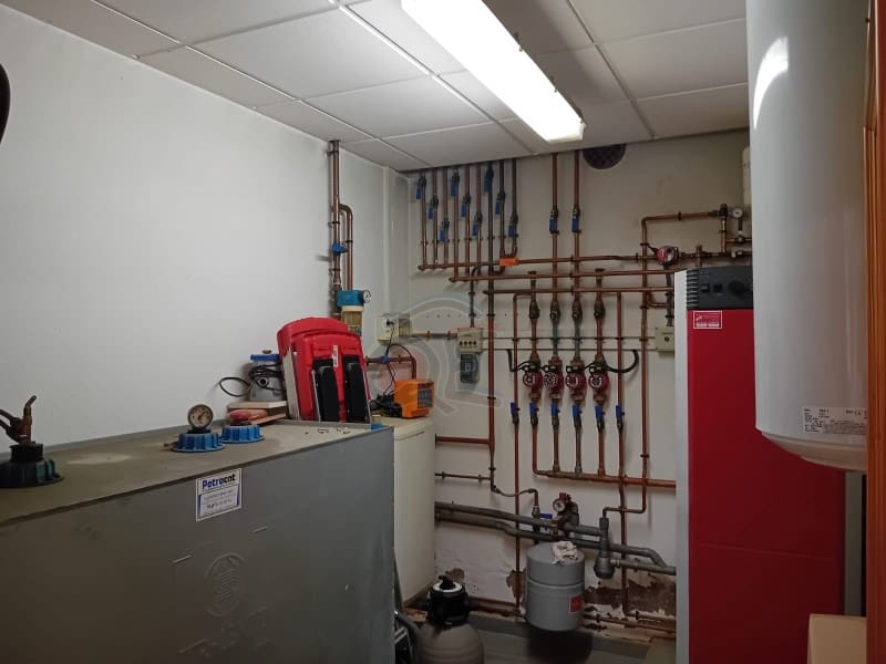 6 bedroom Villa for sale in Santa Cristina d'Aro with pool garage - € 695,000 (Ref: 8937762)