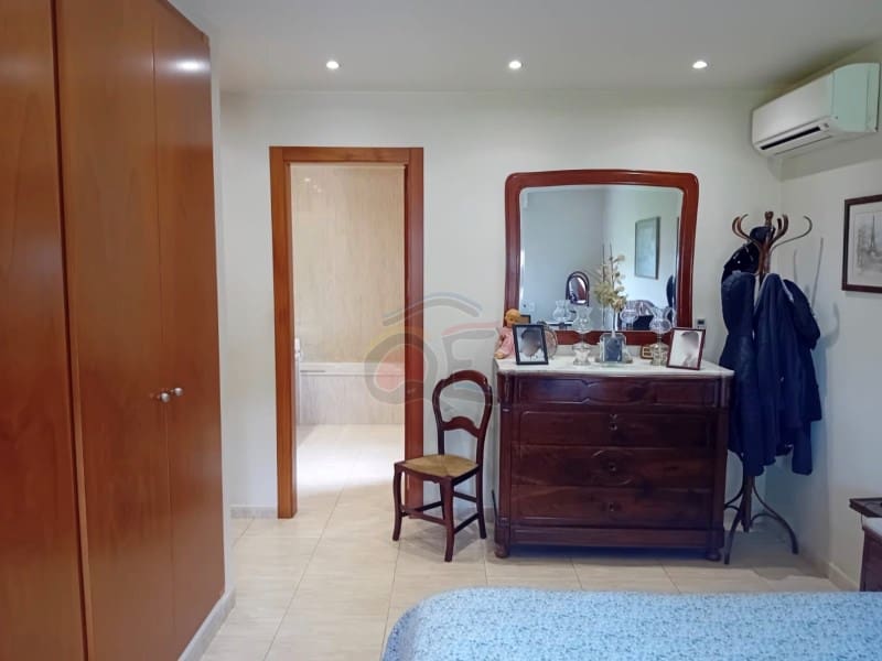 6 bedroom Villa for sale in Santa Cristina d'Aro with pool garage - € 695,000 (Ref: 8937762)