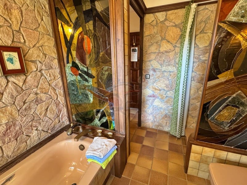 2 soveværelse Finca/Landehus til salg i Santa Cristina d'Aro med garage - € 428.000 (Ref: 9065428)