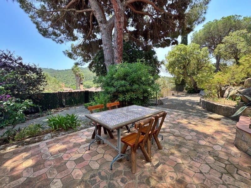 2 soveværelse Finca/Landehus til salg i Santa Cristina d'Aro med garage - € 428.000 (Ref: 9065428)