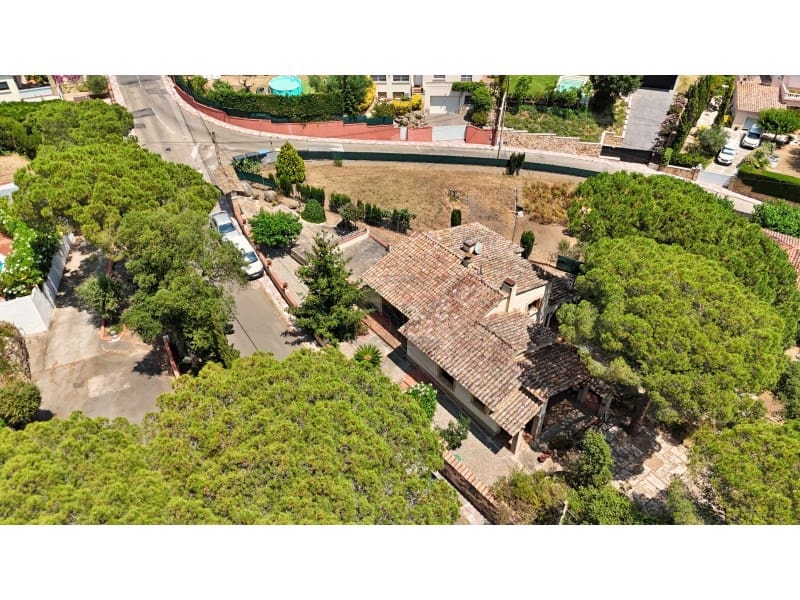 2 soveværelse Finca/Landehus til salg i Santa Cristina d'Aro med garage - € 428.000 (Ref: 9065428)