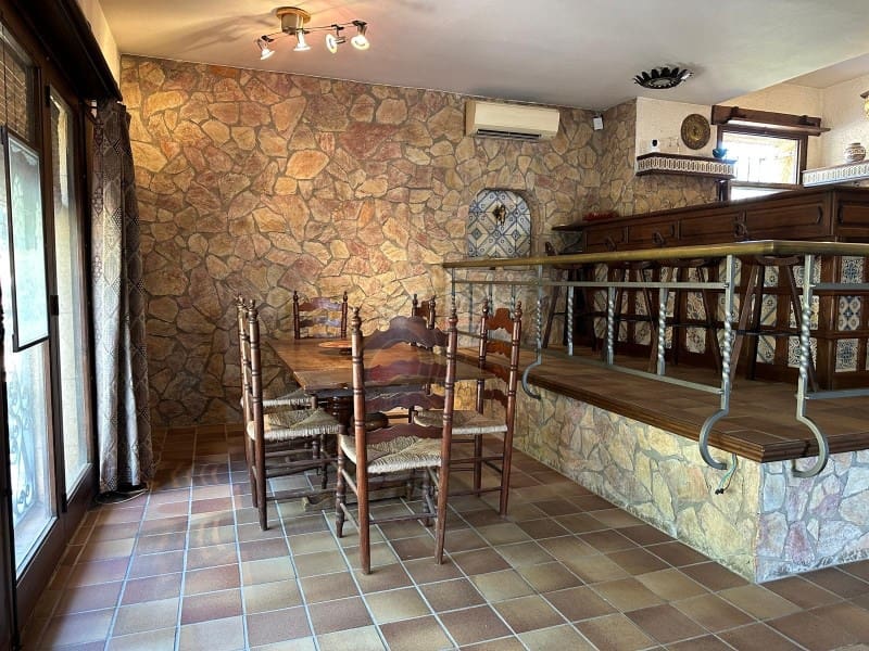 2 soveværelse Finca/Landehus til salg i Santa Cristina d'Aro med garage - € 428.000 (Ref: 9065428)