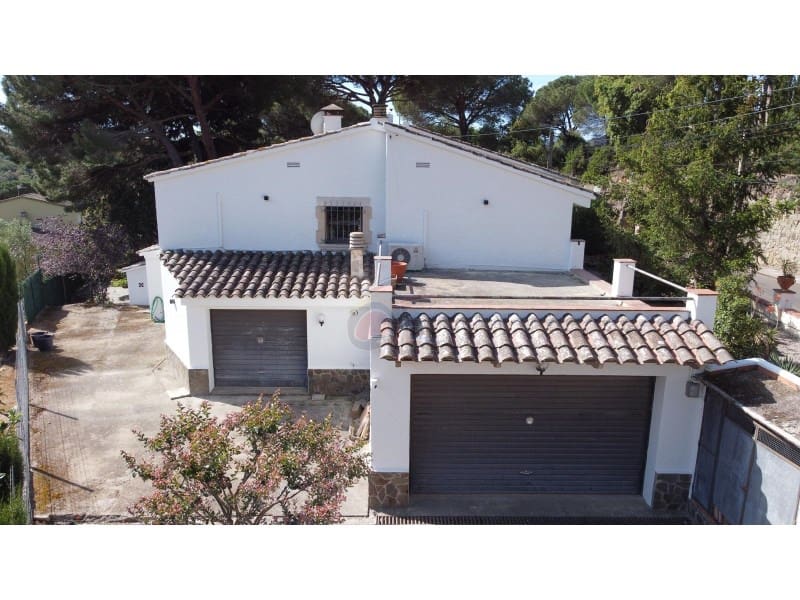 2 soveværelse Finca/Landehus til salg i Santa Cristina d'Aro med garage - € 428.000 (Ref: 9065428)