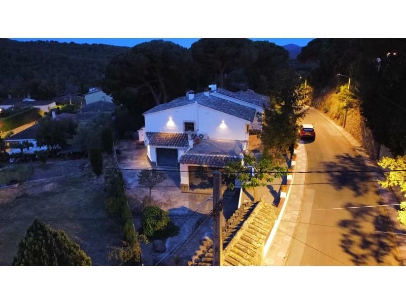 2 soveværelse Finca/Landehus til salg i Santa Cristina d'Aro med garage - € 428.000 (Ref: 9065428)