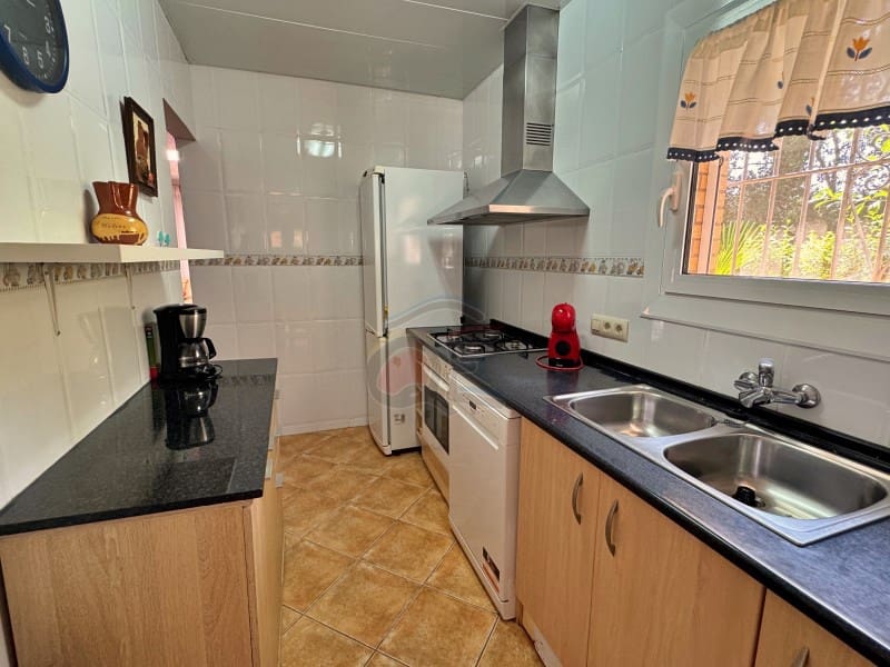 5 bedroom Villa for sale in La Goba with pool garage - € 490,000 (Ref: 9078204)