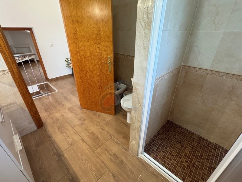 5 bedroom Villa for sale in La Goba with pool garage - € 490,000 (Ref: 9078204)