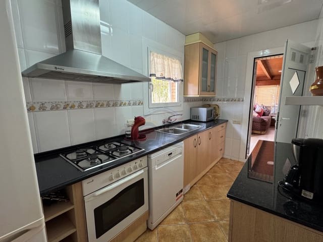 5 bedroom Villa for sale in La Goba, Vidreres with pool garage - € 490,000 (Ref: 9078204)