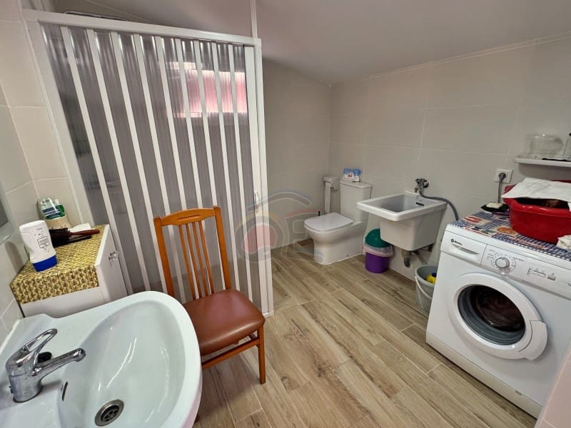 5 bedroom Villa for sale in La Goba with pool garage - € 490,000 (Ref: 9078204)