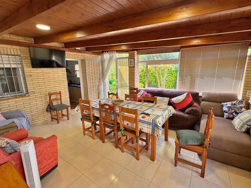 5 bedroom Villa for sale in La Goba with pool garage - € 490,000 (Ref: 9078204)