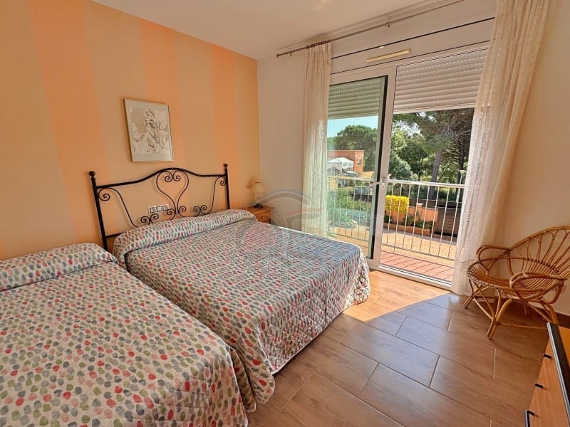 5 bedroom Villa for sale in La Goba with pool garage - € 490,000 (Ref: 9078204)