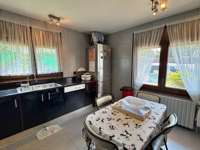 5 sypialnia Willa na sprzedaż w Platja d'Aro z basenem garażem - 899 000 € (Ref: 9129953)