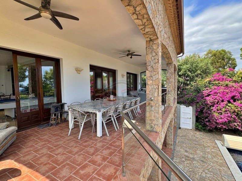 5 sypialnia Willa na sprzedaż w Platja d'Aro z basenem garażem - 899 000 € (Ref: 9129953)