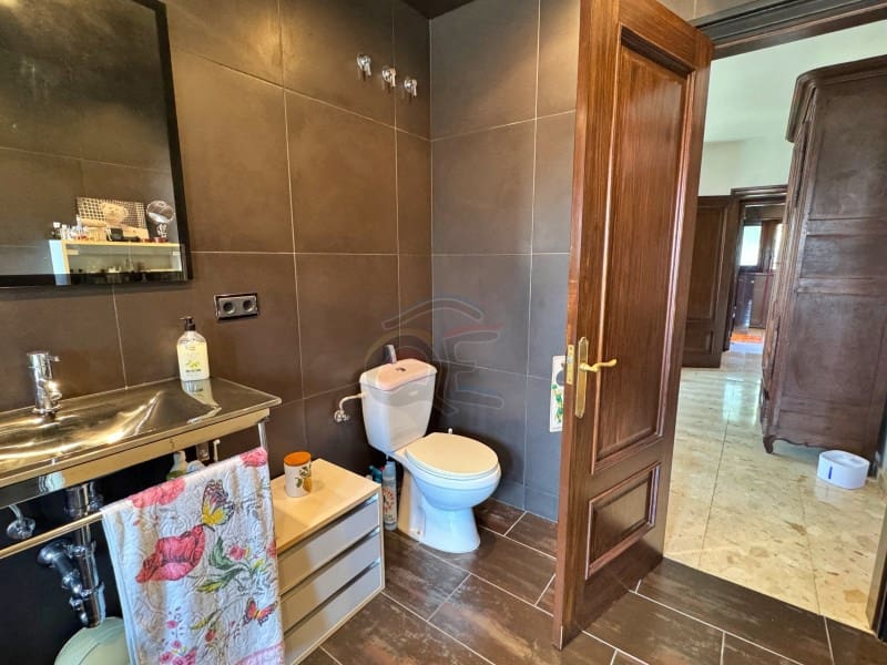 5 sypialnia Willa na sprzedaż w Platja d'Aro z basenem garażem - 899 000 € (Ref: 9129953)