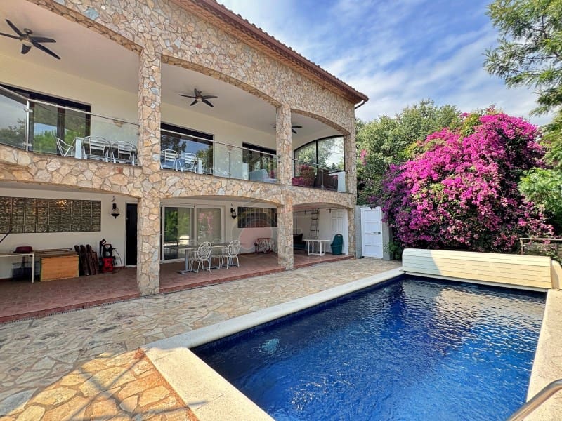 5 sypialnia Willa na sprzedaż w Platja d'Aro z basenem garażem - 899 000 € (Ref: 9129953)