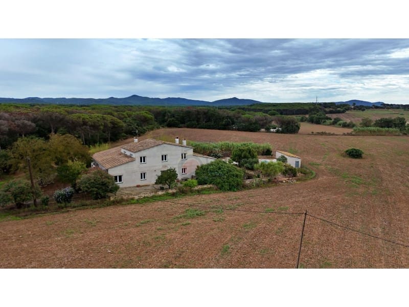 12 slaapkamer Finca/Landhuis te koop in Llagostera met garage - € 1.100.000 (Ref: 9239830)