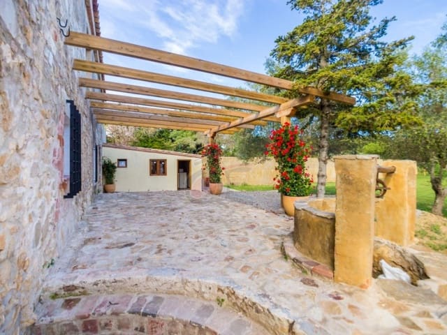 5 bedroom Finca/Country House for sale in Calonge i Sant Antoni with garage - € 795,000 (Ref: 9262831)