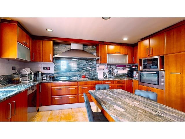 6 bedroom Villa for sale in Platja d'Aro, Castell-Platja d'Aro with garage - € 1,850,000 (Ref: 9262833)