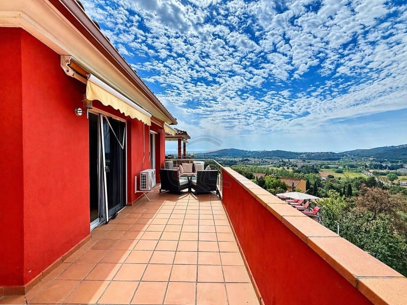 6 quarto Moradia para venda em Platja d'Aro com piscina garagem - 1 675 000 € (Ref: 9262833)