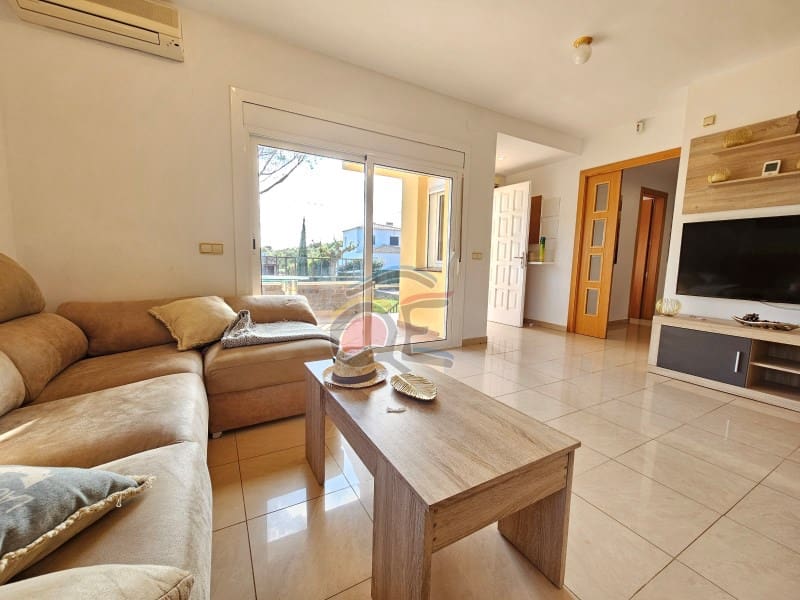 3 bedroom Villa for sale in Santa Cristina d'Aro with garage - € 377,500 (Ref: 9294332)