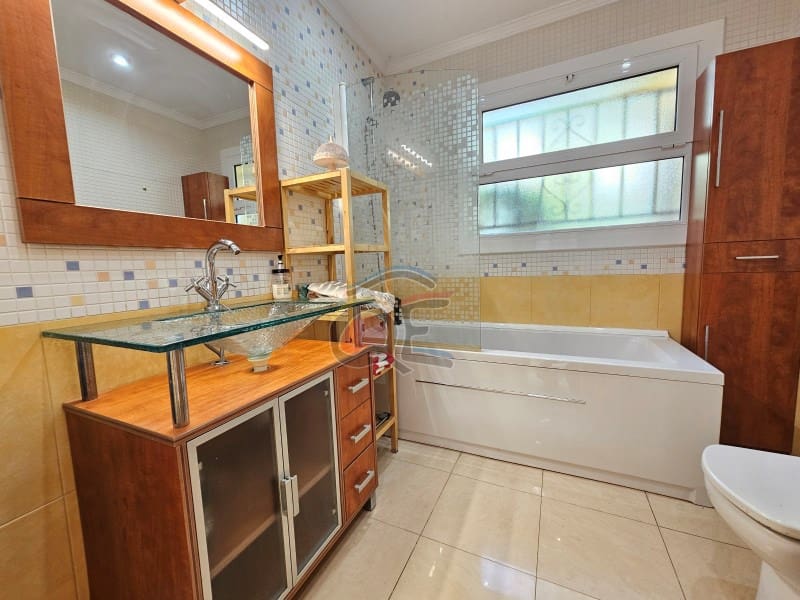 3 bedroom Villa for sale in Santa Cristina d'Aro with garage - € 377,500 (Ref: 9294332)