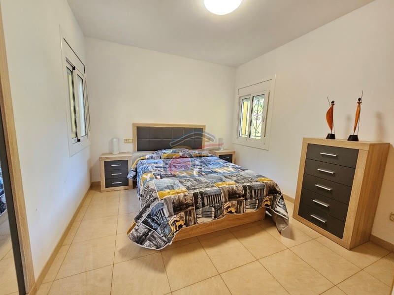 3 bedroom Villa for sale in Santa Cristina d'Aro with garage - € 377,500 (Ref: 9294332)