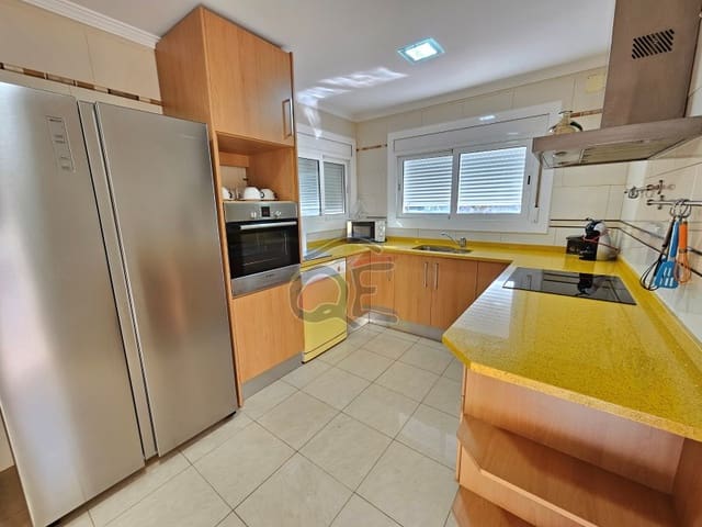 3 bedroom Villa for sale in Santa Cristina d'Aro with garage - € 377,500 (Ref: 9294332)