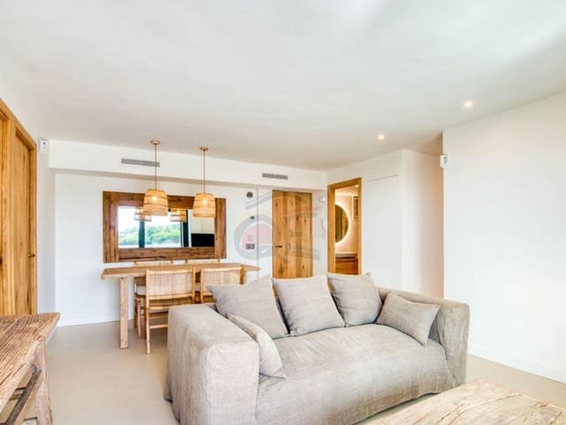 Apartamento de 2 habitaciones en Platja d'Aro, Castell-Platja d'Aro en venta con piscina - 280.000 € (Ref: 9404620)