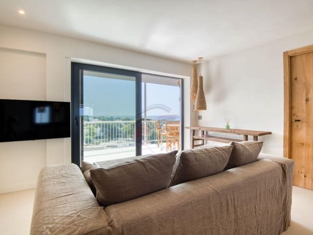 Apartamento de 2 habitaciones en Platja d'Aro, Castell-Platja d'Aro en venta con piscina - 280.000 € (Ref: 9404620)