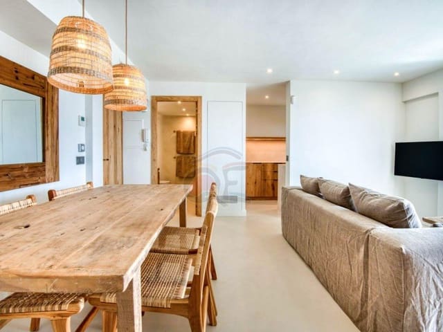 Apartamento de 2 habitaciones en Platja d'Aro, Castell-Platja d'Aro en venta con piscina - 280.000 € (Ref: 9404620)