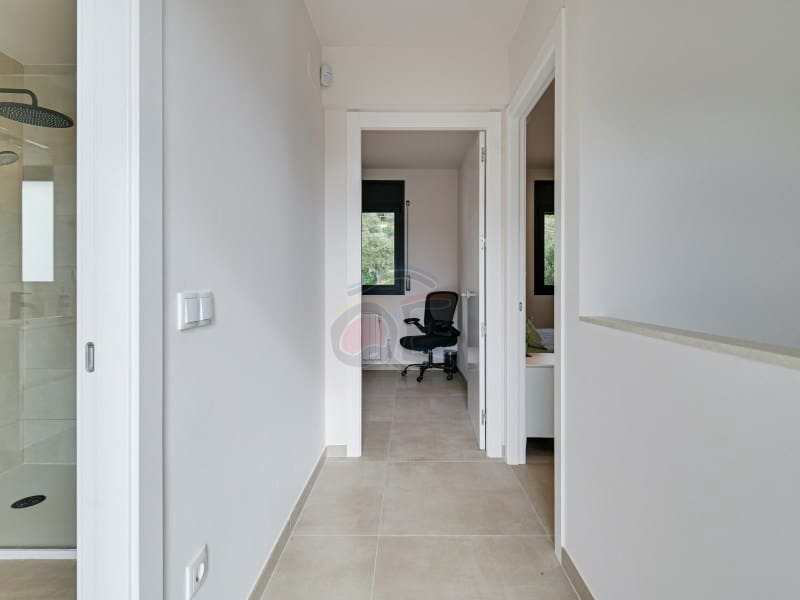 4 slaapkamer Villa te koop in Santa Cristina d'Aro - € 647.500 (Ref: 9446648)