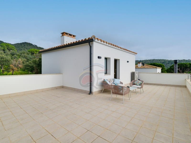 4 slaapkamer Villa te koop in Santa Cristina d'Aro - € 647.500 (Ref: 9446648)