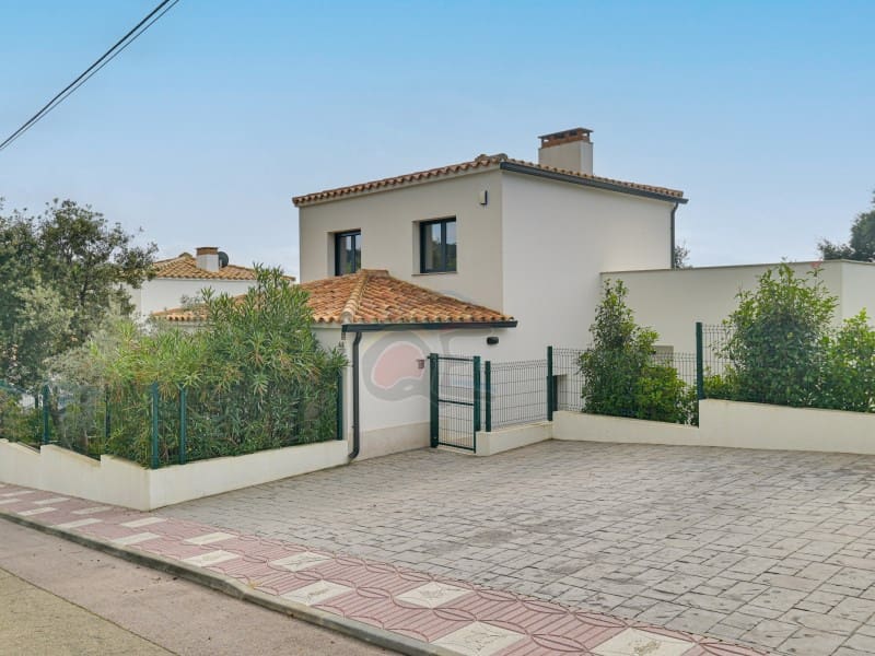 4 slaapkamer Villa te koop in Santa Cristina d'Aro - € 647.500 (Ref: 9446648)